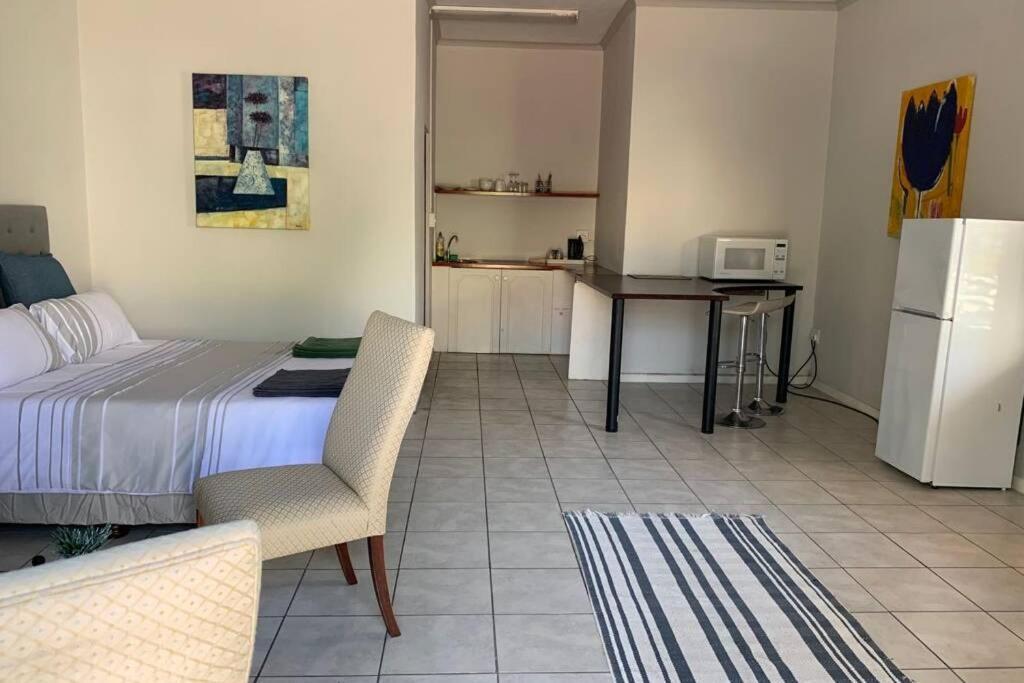 Bright Open-Plan Apartment Close To Wine Tram Franschhoek Esterno foto